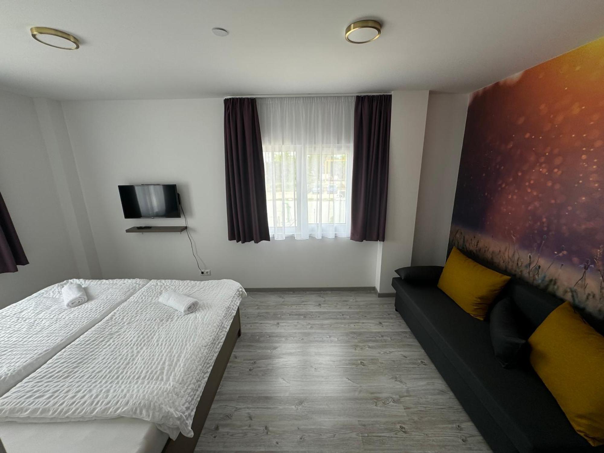 Potkerek Motel Győr Buitenkant foto